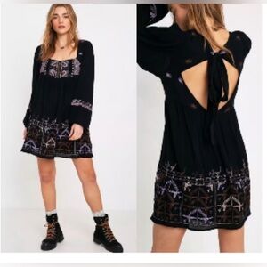 Free People RHIANNON EMBROIDERED PEASANT MINI DRESS BLACK